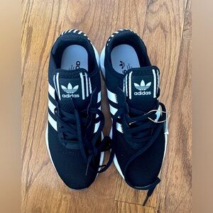 NEW Adidas Originals Swift Run X Women’s Black and White Sneakers